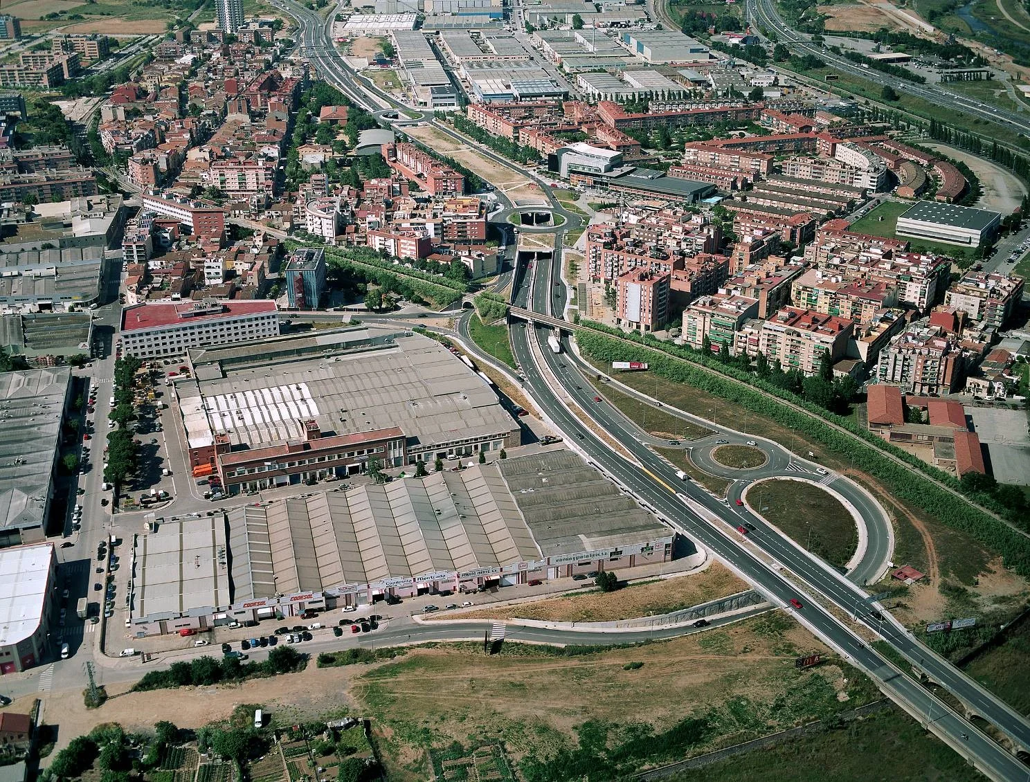 AMELIORATION LOCALE. AMELIORATION DE
											NŒUD. ECHANGEURS À DIFFÉRENT NIVEAU ENTRE LA
											ROUTE C-17 ET LA ROUTE N-150, ET ENTRE LA ROUTE C17 ET LA ROUTE BV-1411. TRONÇON: BARCELONEMONTCADA I REIXAC
					   </a>